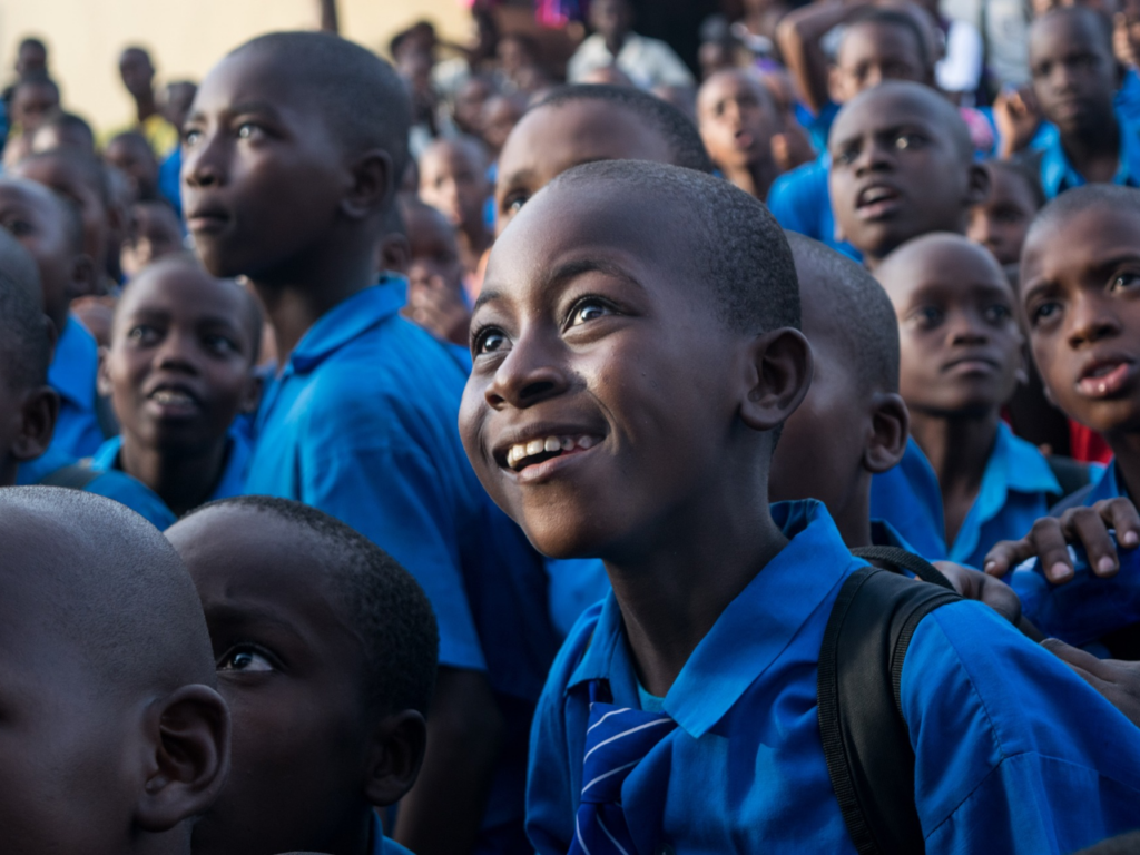 groep kinderen jongen onderwijs afrika kenia